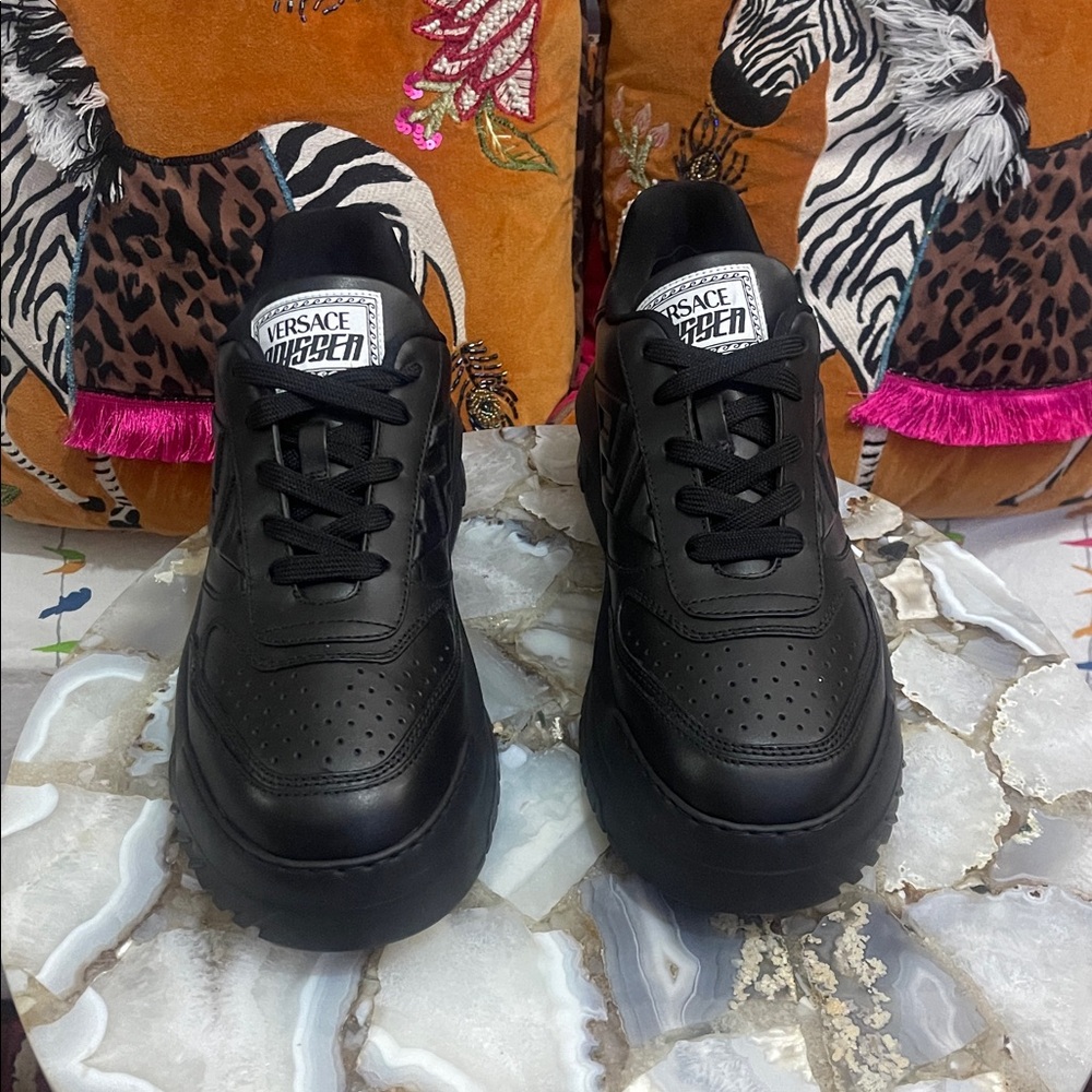 Versace Odissea Greca Black Leather Low Top Size:Women’s 10.5 / Men’s 8.5